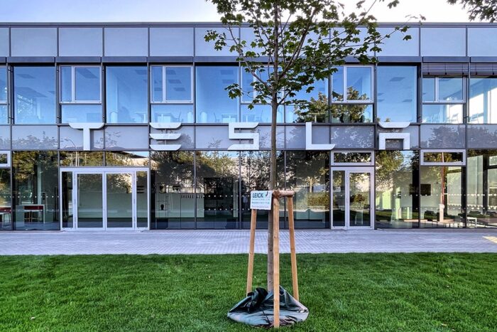 Tesla center saarbruecken min e