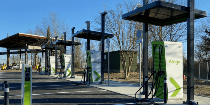 Allego ladestation charging station vinci autoroutes frankreich france min