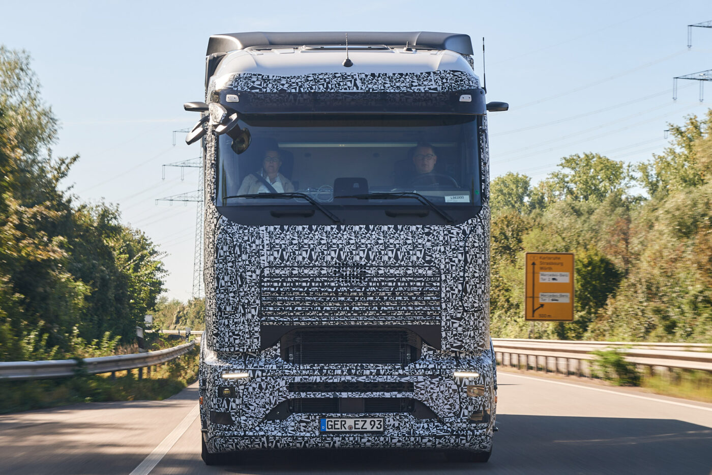 daimler-truck-mercedes-eactros-600-mitfahrt-4-1400x933