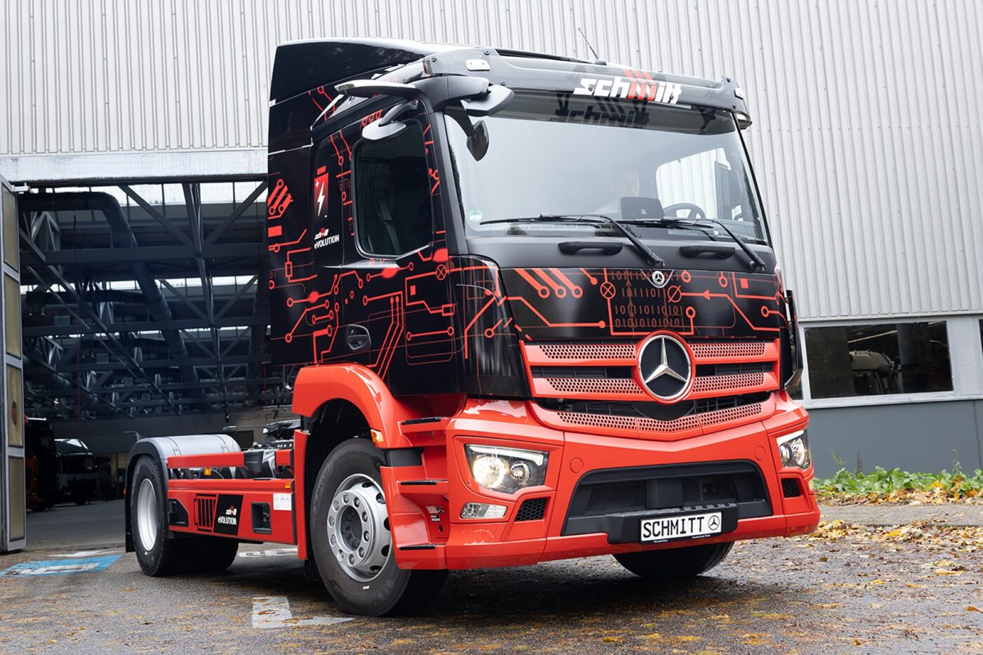 Daimler truck mercedes benz eactros e lkw electric truck logistik schmitt min