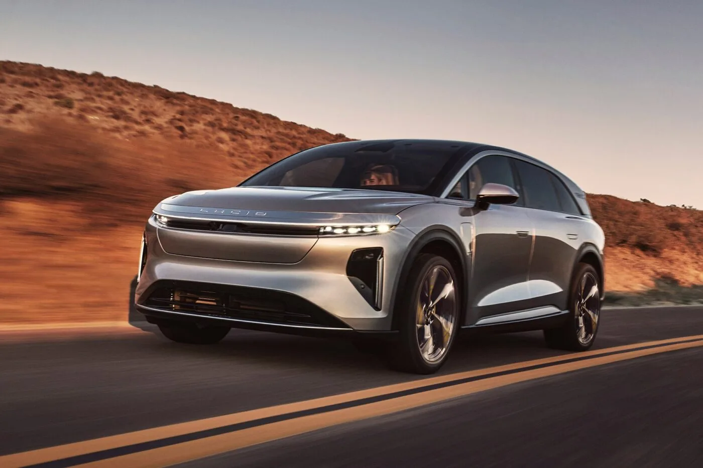 lucid motors lucid gravity 2023 01 min lucid motors lucid gravity 2023 01 min