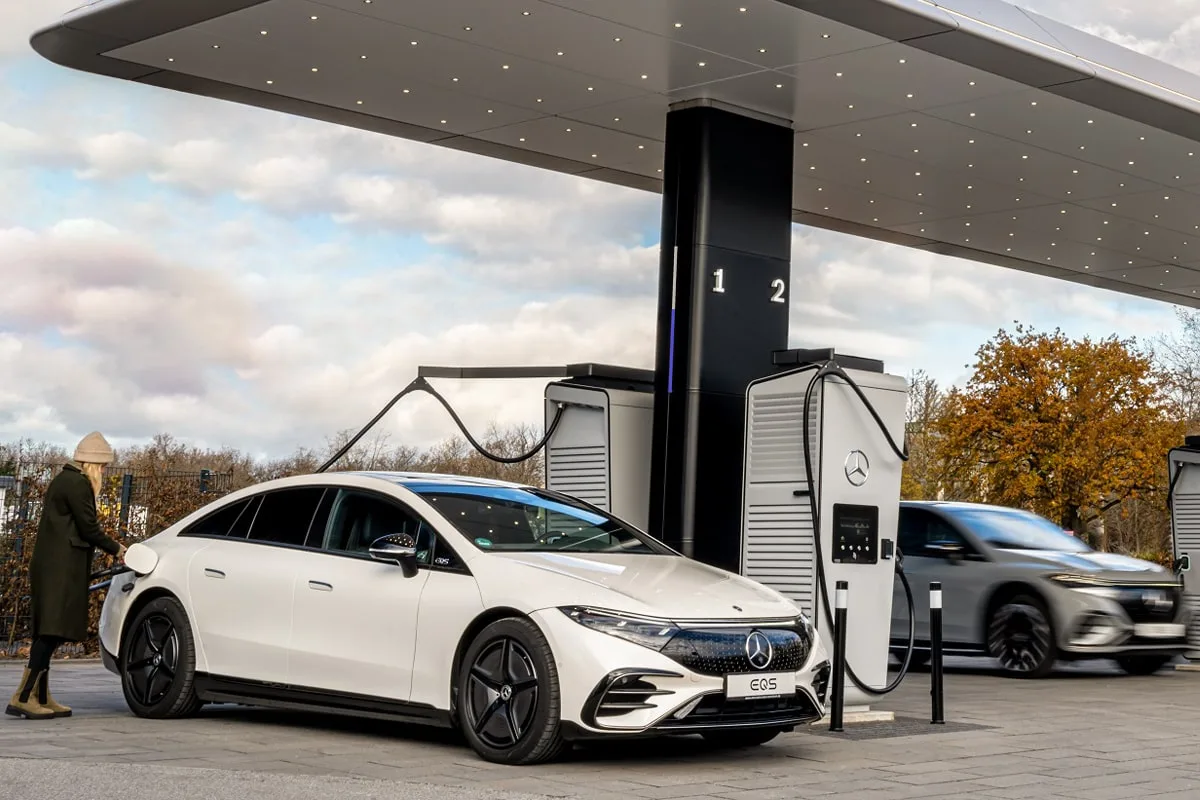mercedes benz charging hub ladestation charging station mannheim 2023 01 min Mercedes benz charging hub ladestation charging station mannheim min
