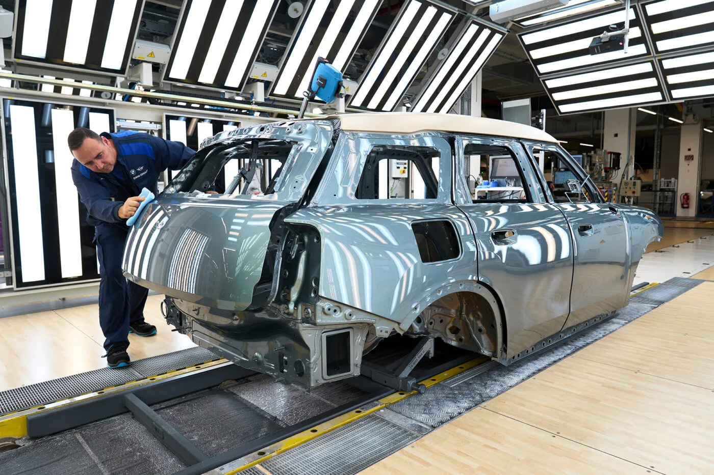 mini countryman produktion production bmw group werk plant leipzig 11 2023 03 mini countryman produktion production bmw group werk plant leipzig 11 2023 03