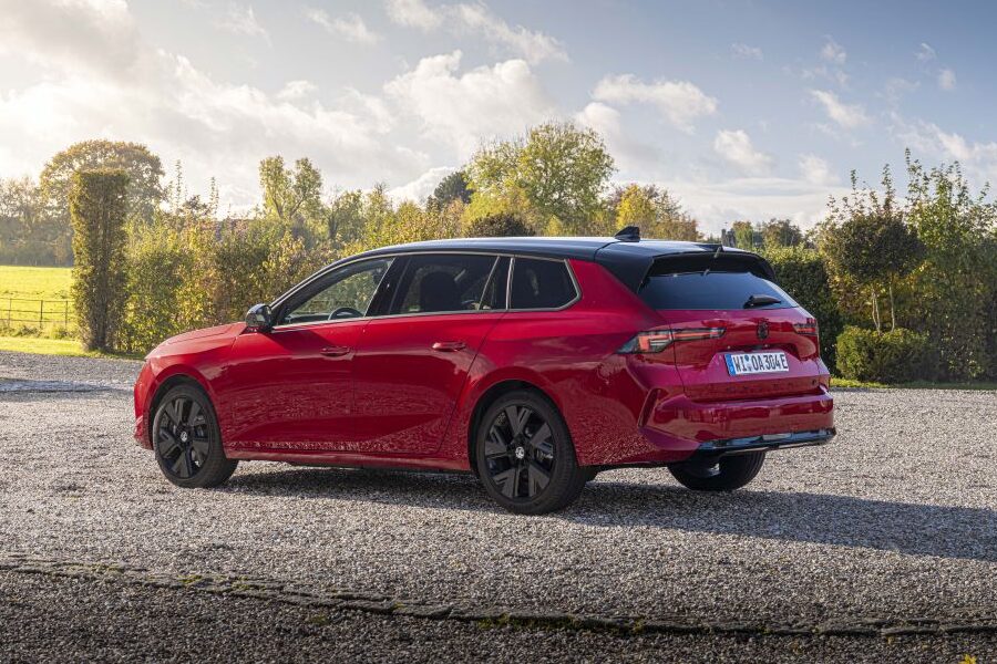 Opel vauxhall astra sports tourer electric e