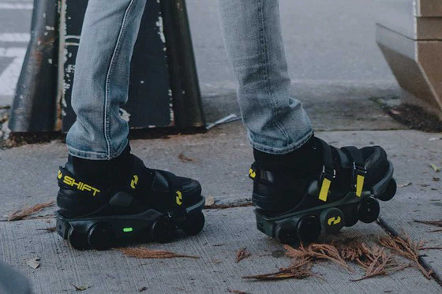 Electric shoes with walking support for 1,300 euros