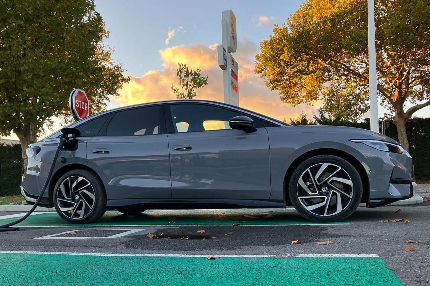 volkswagen id7 ladestation proviridis charging station frankreich france fahrbericht peter schwierz 2023 02 min volkswagen id7 ladestation proviridis charging station frankreich france fahrbericht peter schwierz 2023 02 min