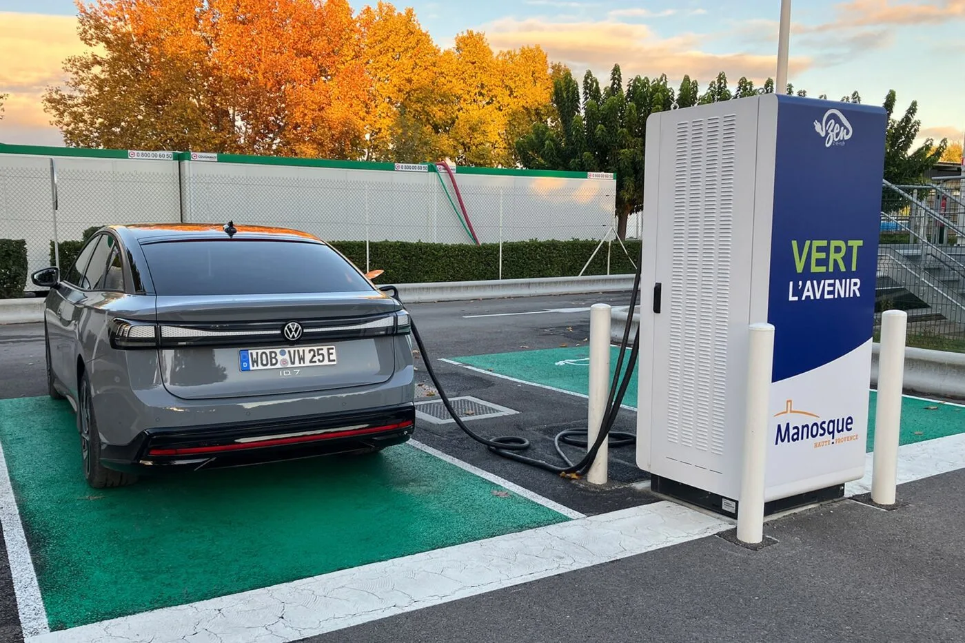 volkswagen id7 ladestation z e n charging station frankreich france fahrbericht peter schwierz 2023 02 min volkswagen id7 ladestation z e n charging station frankreich france fahrbericht peter schwierz 2023 02 min