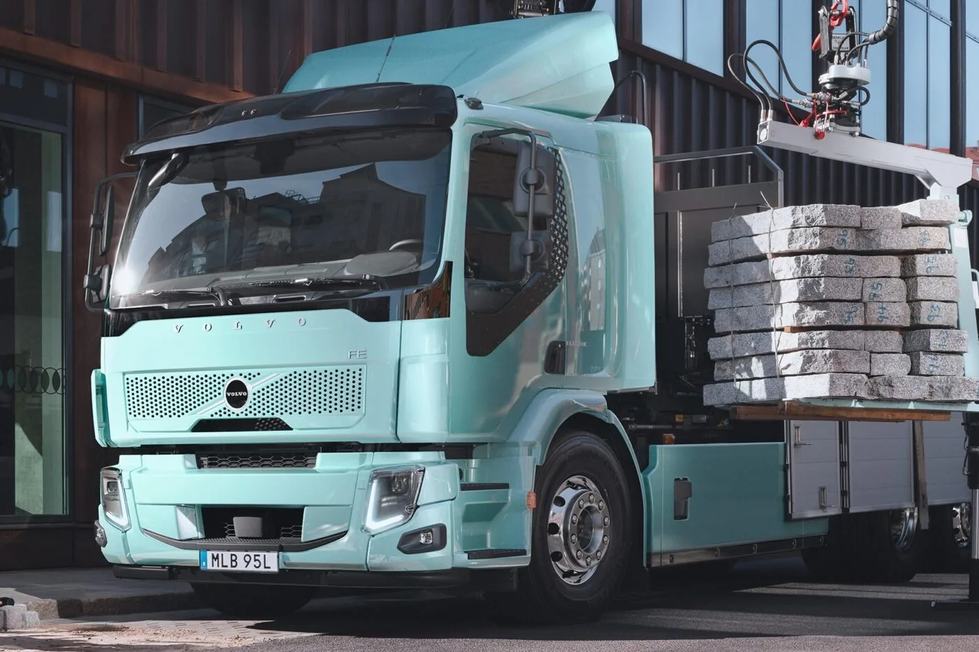 volvo trucks fe electric e lkw electric truck modelljahr 2023 01 min volvo trucks fe electric e lkw electric truck modelljahr 2023 01 min