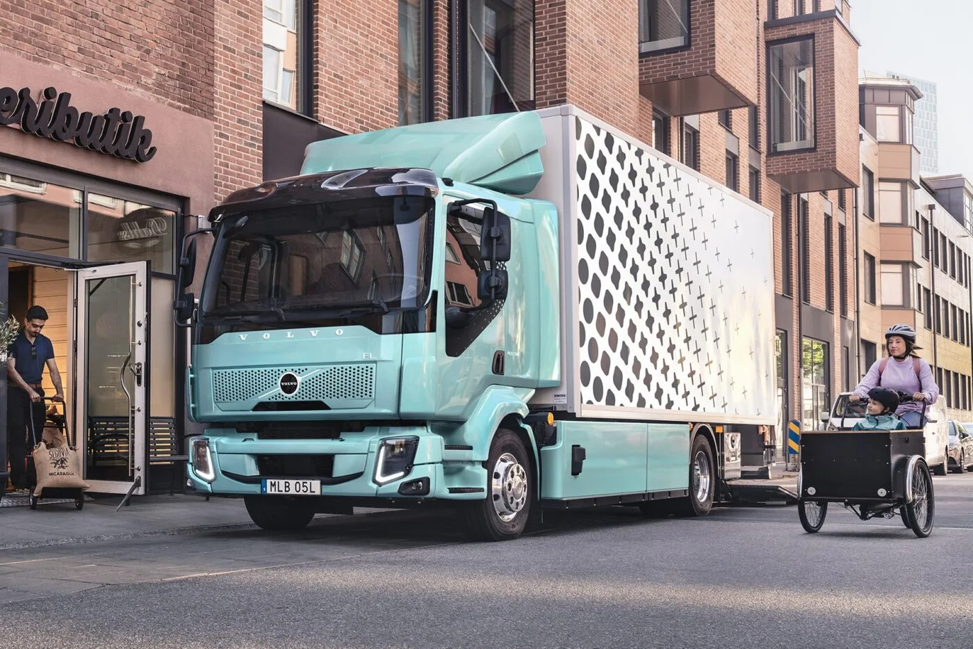 volvo trucks fl electric e lkw electric truck modelljahr 2023 02 min volvo trucks fl electric e lkw electric truck modelljahr 2023 02 min