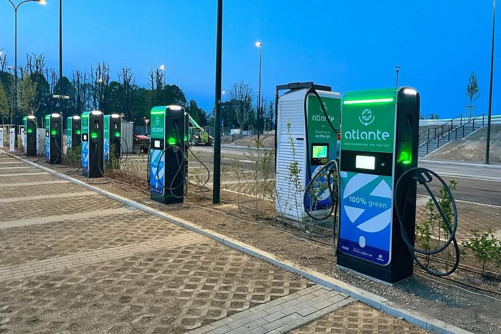 Wallbox chargers atlante ladestation charging station turin torino italien italy min