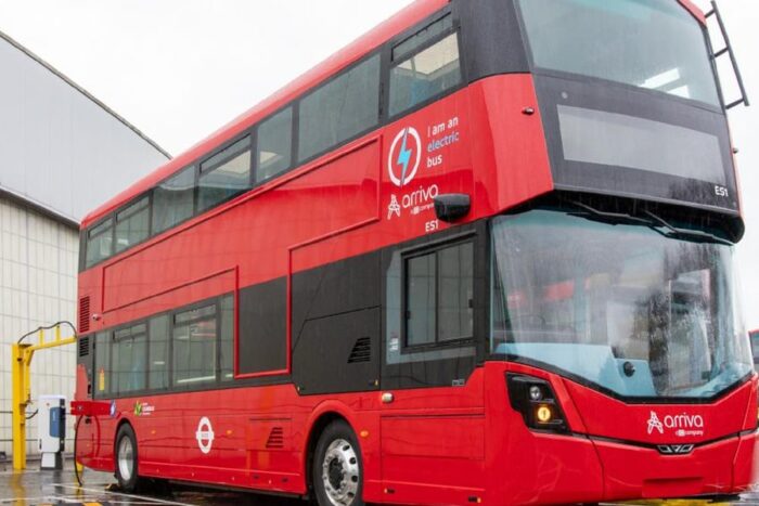 Wrightbus streetdeck electroliner bev elektrobus electric bus grossbritannien uk london arriva min