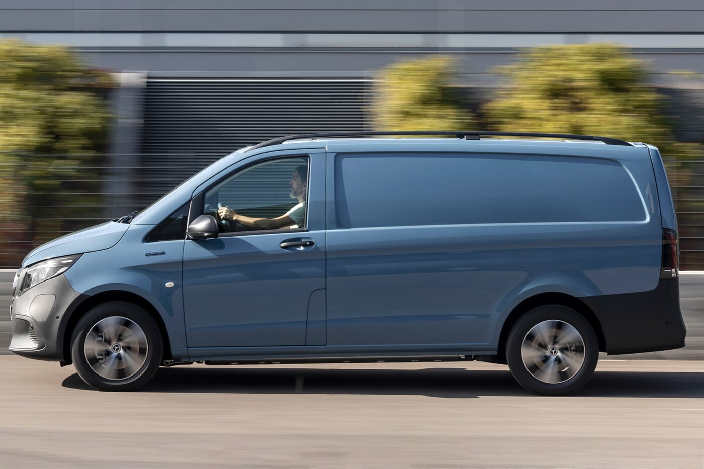 Mercedes benz evito facelift e transporter electric transporter min