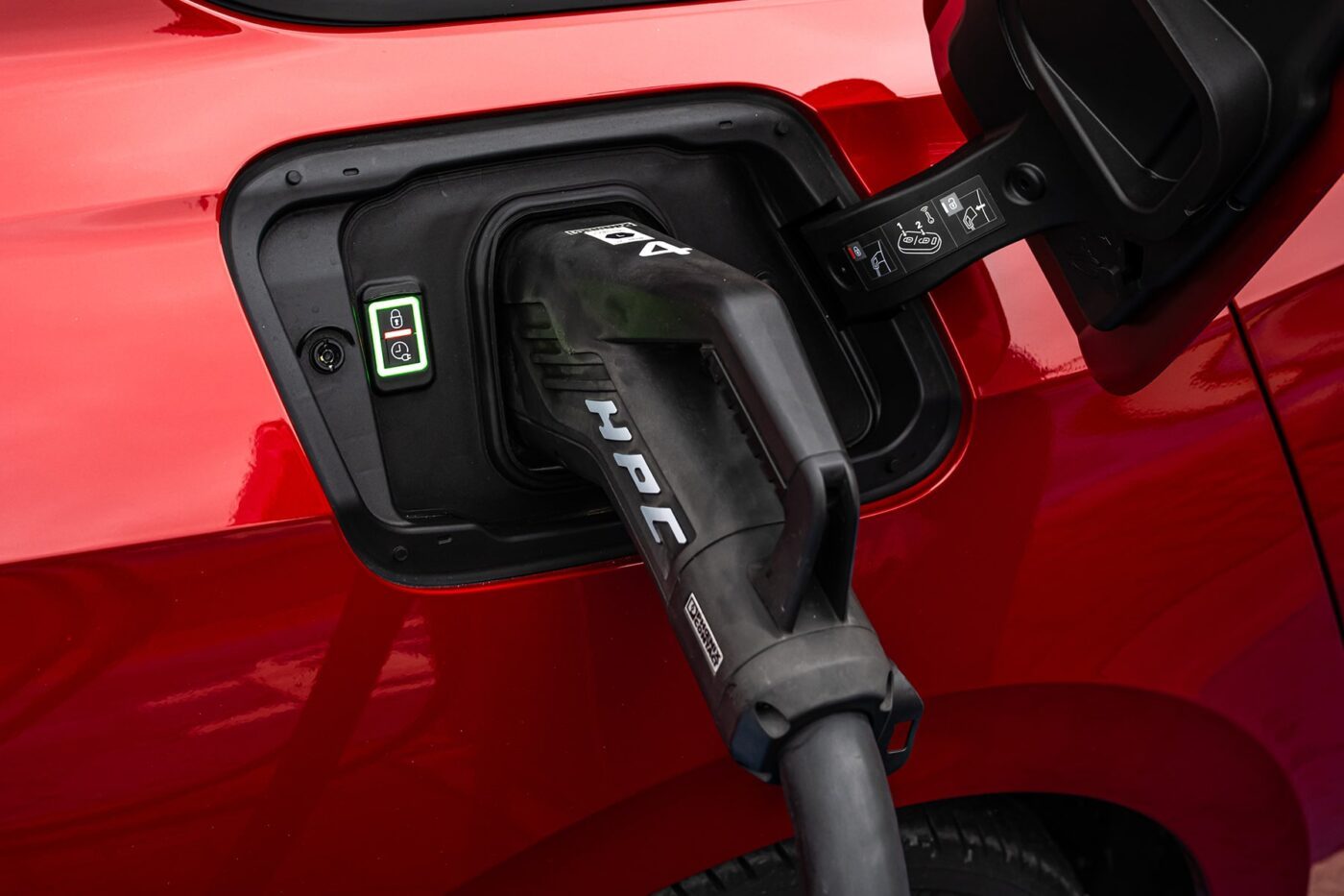 Opel astra eléctrico ladestación estación de carga ccs min