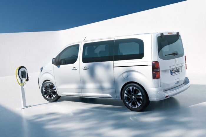 Opel zafira electric facelift min