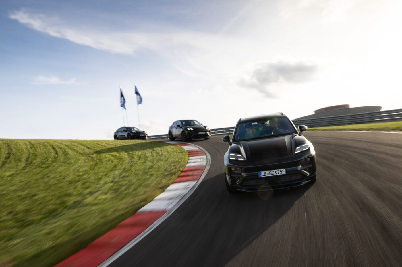 porsche macan gallery 5 suspension 2 porsche macan gallery 5 suspension 2