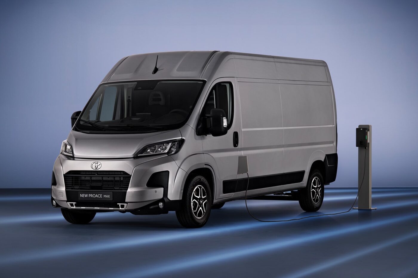 Toyota proace max e transporter electric transporter min