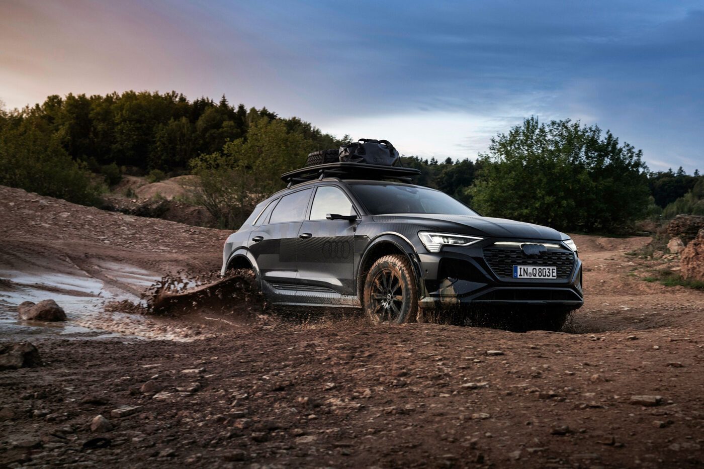 Audi q8 e tron edition dakar