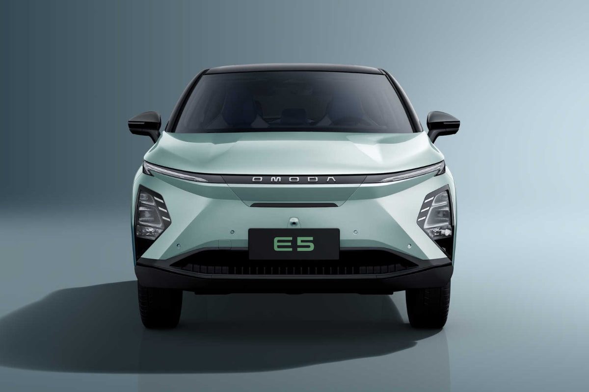 Chery omoda ev min