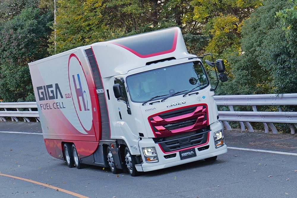 Isuzu giga fuel cell brennstoffzellen lkw fuel cell truck min