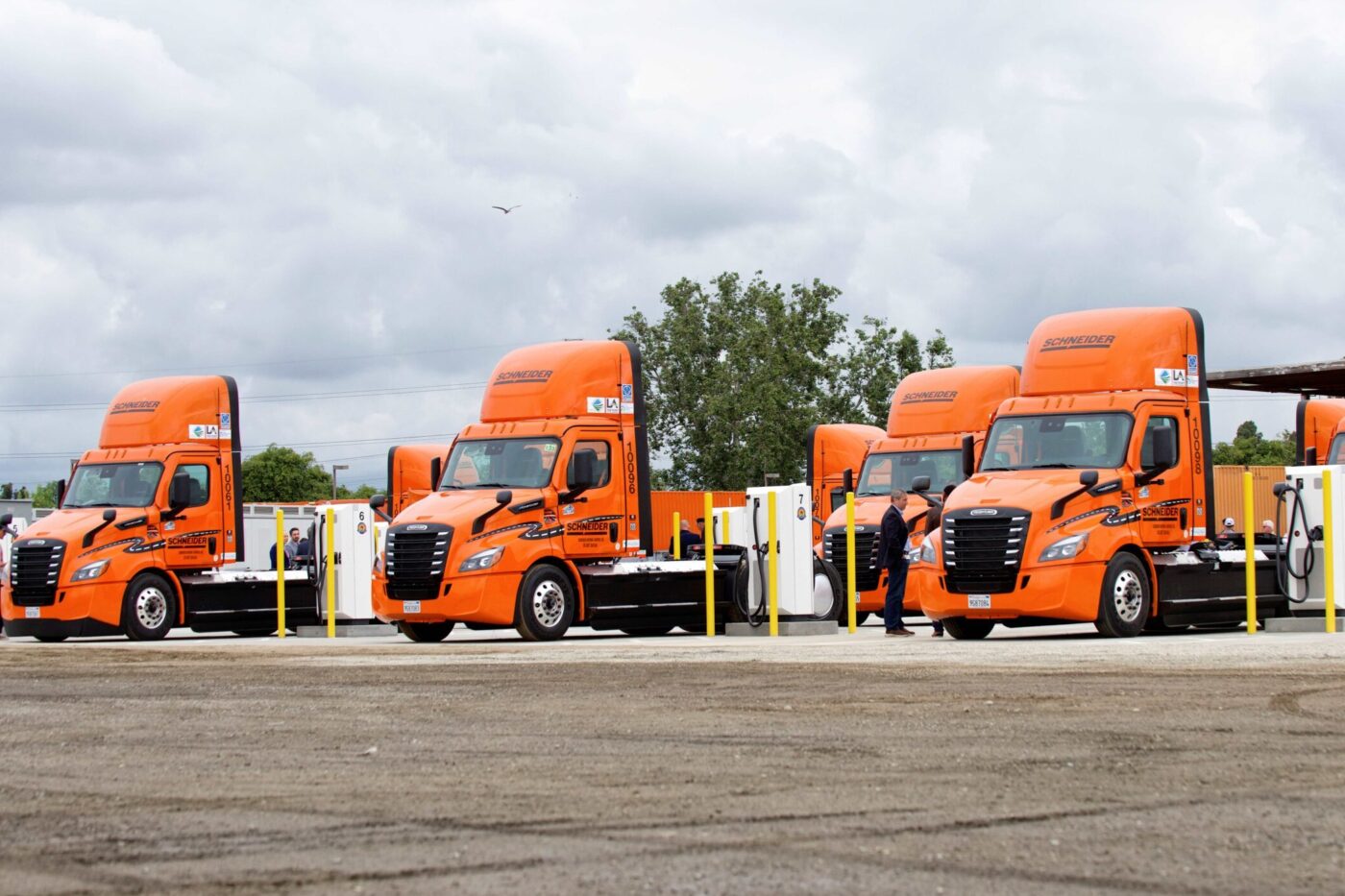 Jetsi electric trucks schneider ecascadia scaled e