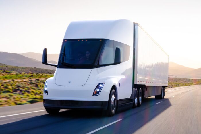 Camión eléctrico Tesla semi e lkw min
