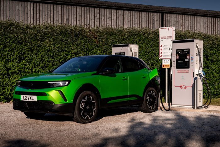 Vauxhall mokka electric grossbritannien uk ladestation charging station min