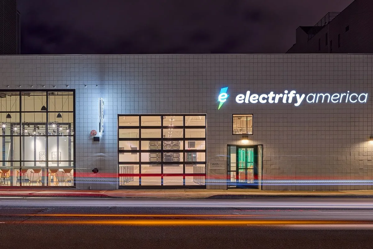 electrify america ladestation charging station san francisco usa 2024 05 min electrify america ladestation charging station san francisco usa 2024 05 min