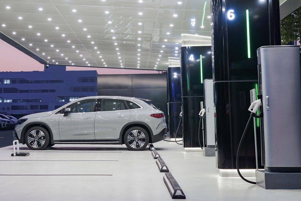 mercedes benz charging hub ladestation charging station china 2024 04 min mercedes benz charging hub ladestation charging station china 2024 04 min