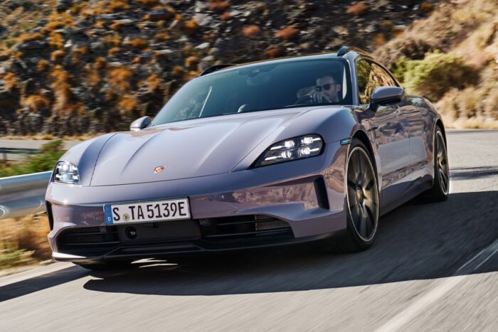 Porsche taycan facelift min