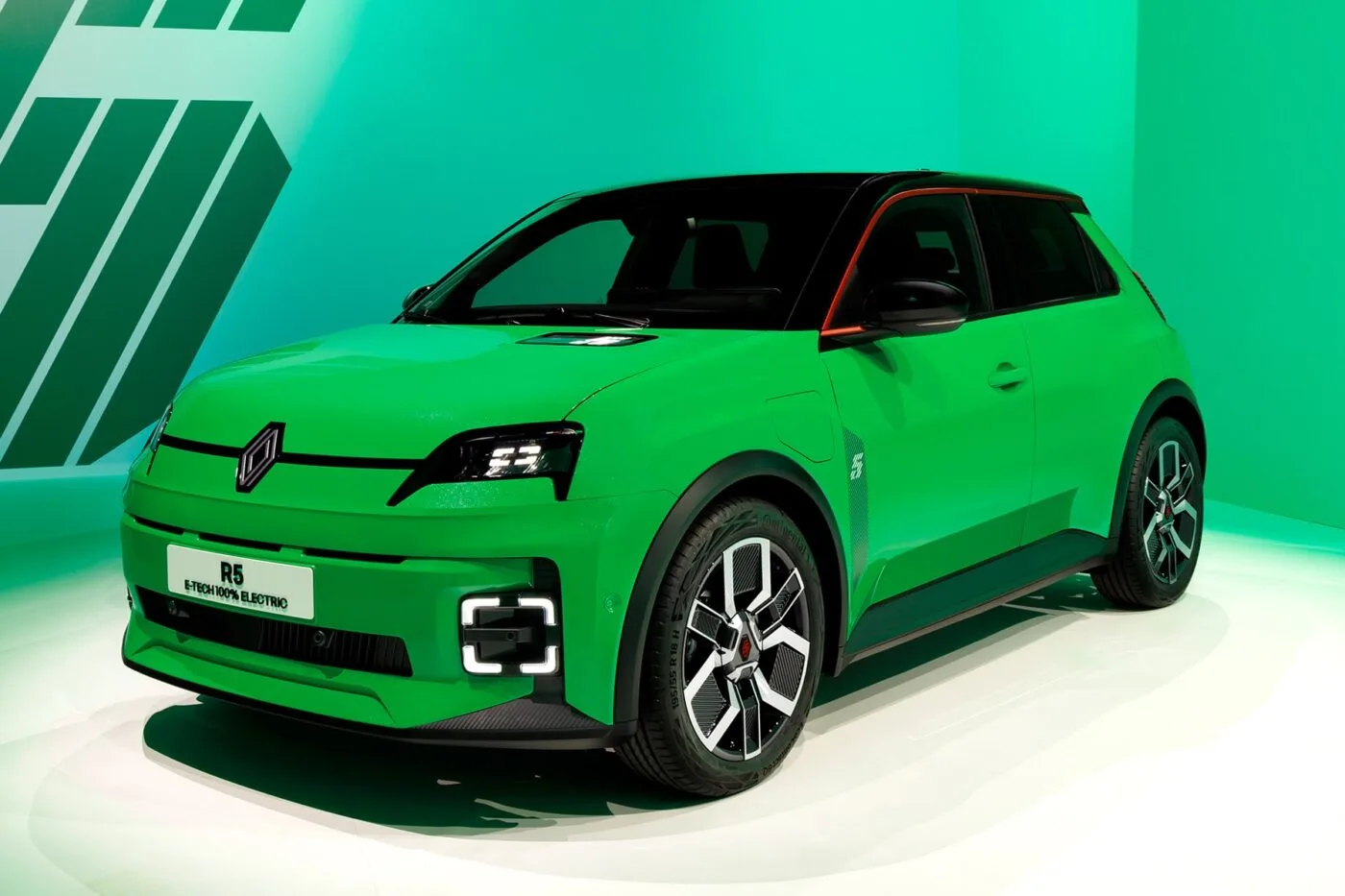 Electric Renault 5 starts at 32 900 euros electrive