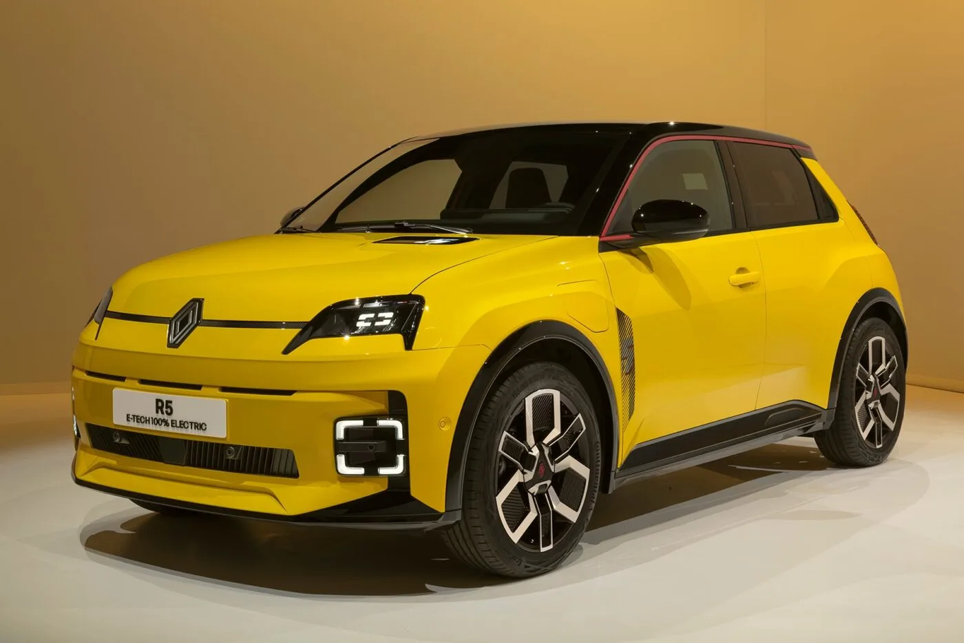 renault 5 r5 2024 33 min renault 5 r5 2024 33 min