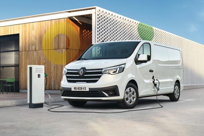 Renault trafic e tech e transporter electric transporter grossbritannien uk min