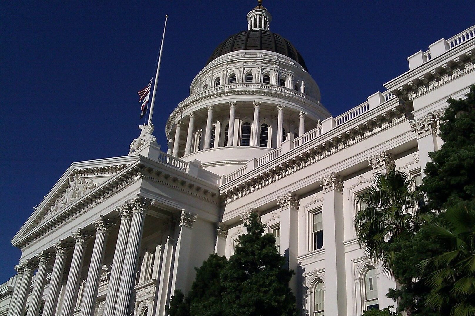 Trump revokes California combustion engine phase-out - lawsuits announced