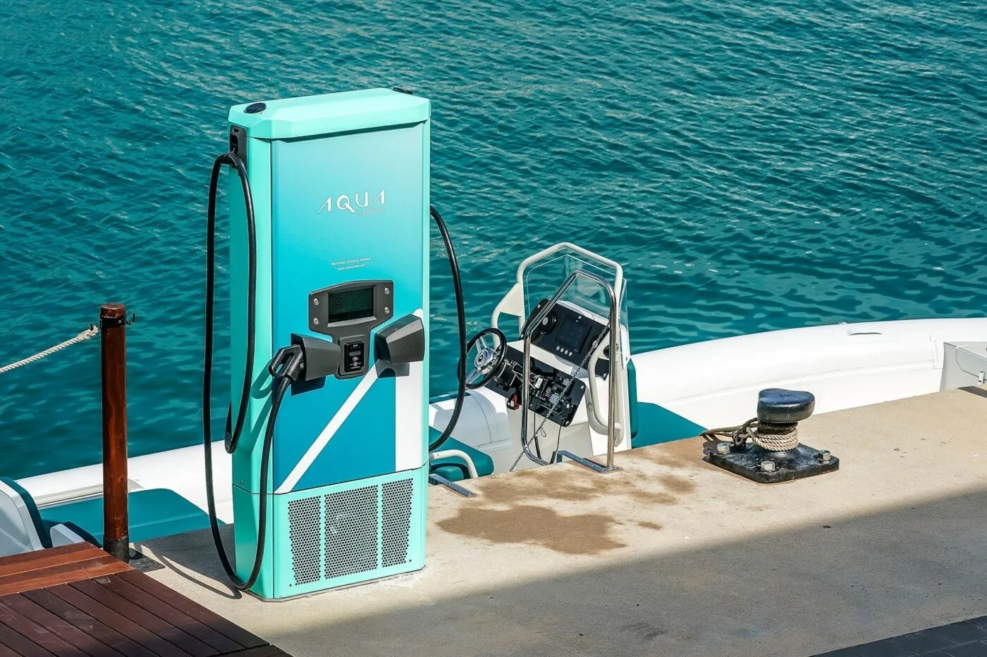 estación de carga tritio ladestation aqua superpower e schiffe barcos eléctricos 2024 01 min estación de carga tritio ladestation aqua superpower e schiffe barcos eléctricos 2024 01 min