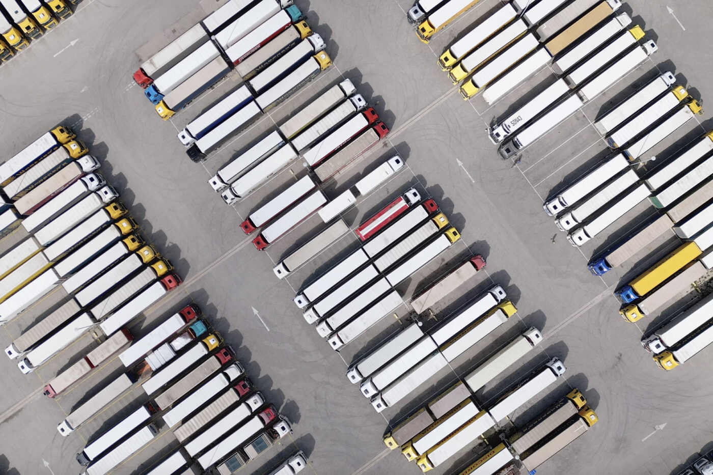 Bp pulse ashford international truckstop lkw symbolbild