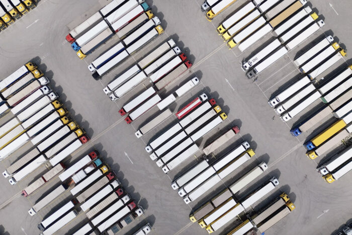 Bp pulse ashford international truckstop lkw symbolbild