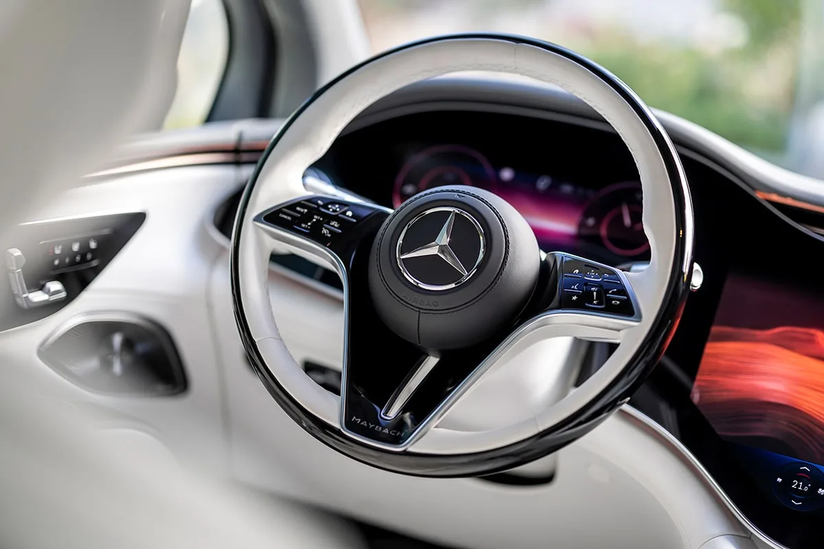 mercedes maybach eqs suv 2024 01 min Mercedes maybach eqs suv min