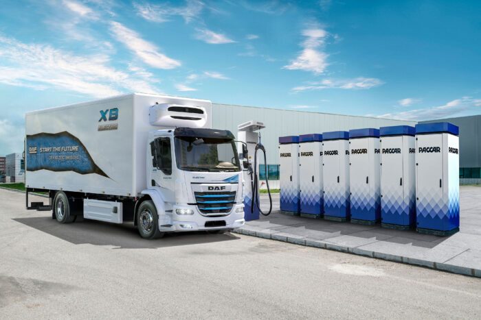 Paccar parts installs power supply system daf dealer netherlands