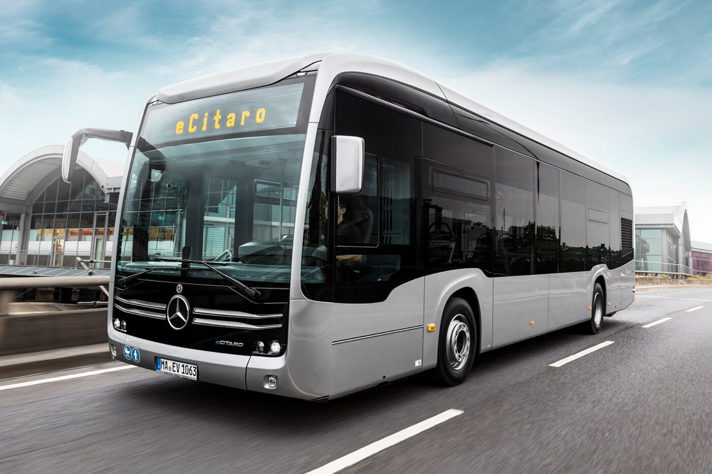 Daimler buses mercedes benz ecitaro elektrobus electric bus min