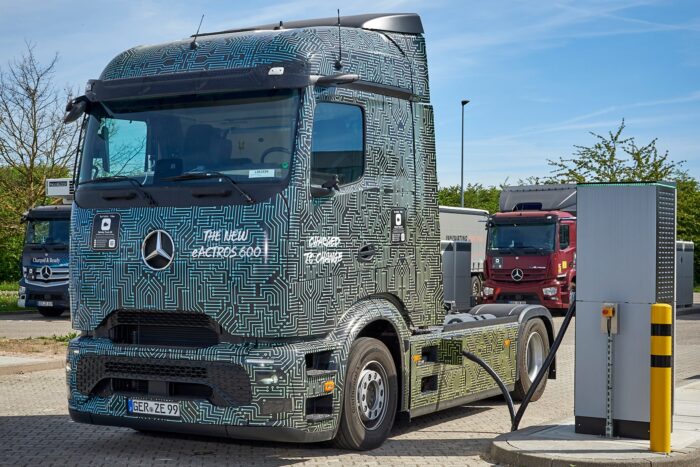 Daimler camión mercedes benz eactros e lkw camión eléctrico ladestación estación de carga mcs min