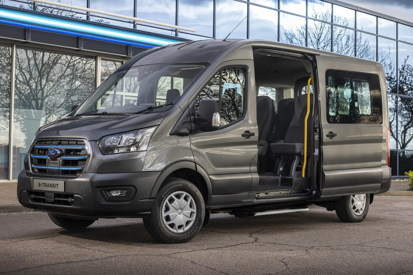 ford e transit e transporter electric transporter 2024 03 min ford e transit e transporter electric transporter 2024 03 min