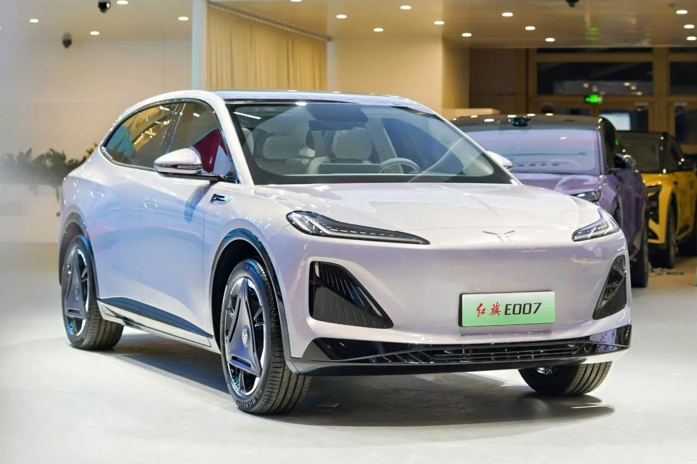 hongqi-e007-2024-02-min-1400x933.jpg.web