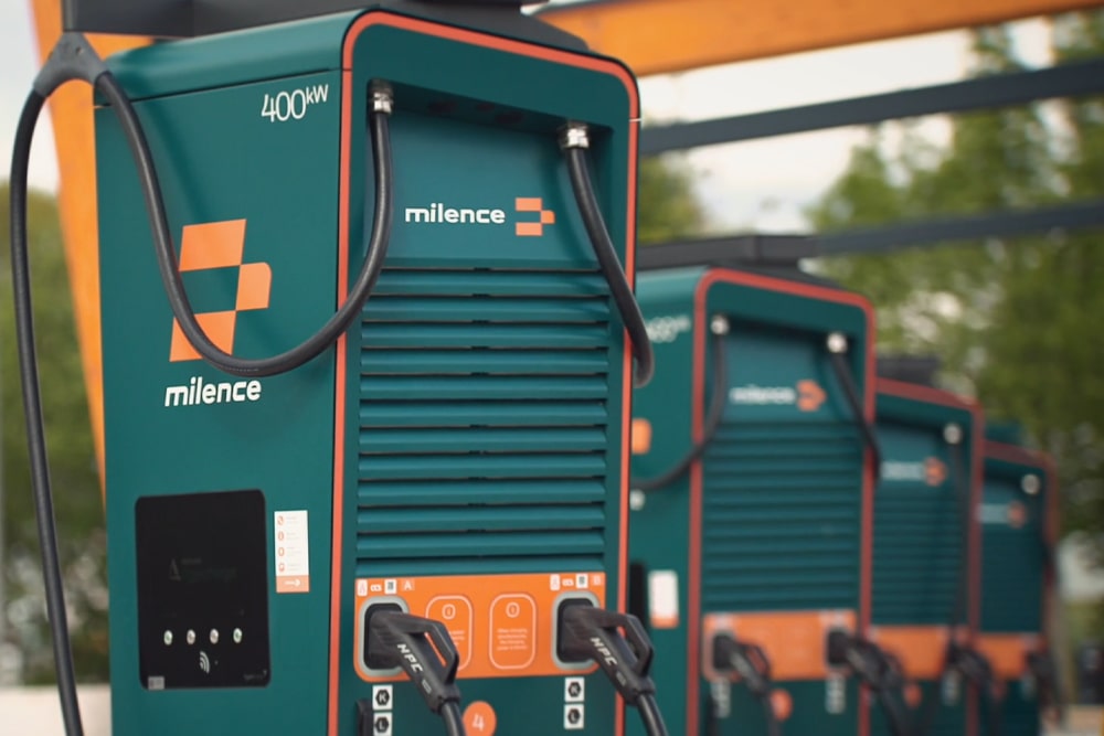 Milence ladestation charging station e lkw electric truck frankreich france heudebouville min