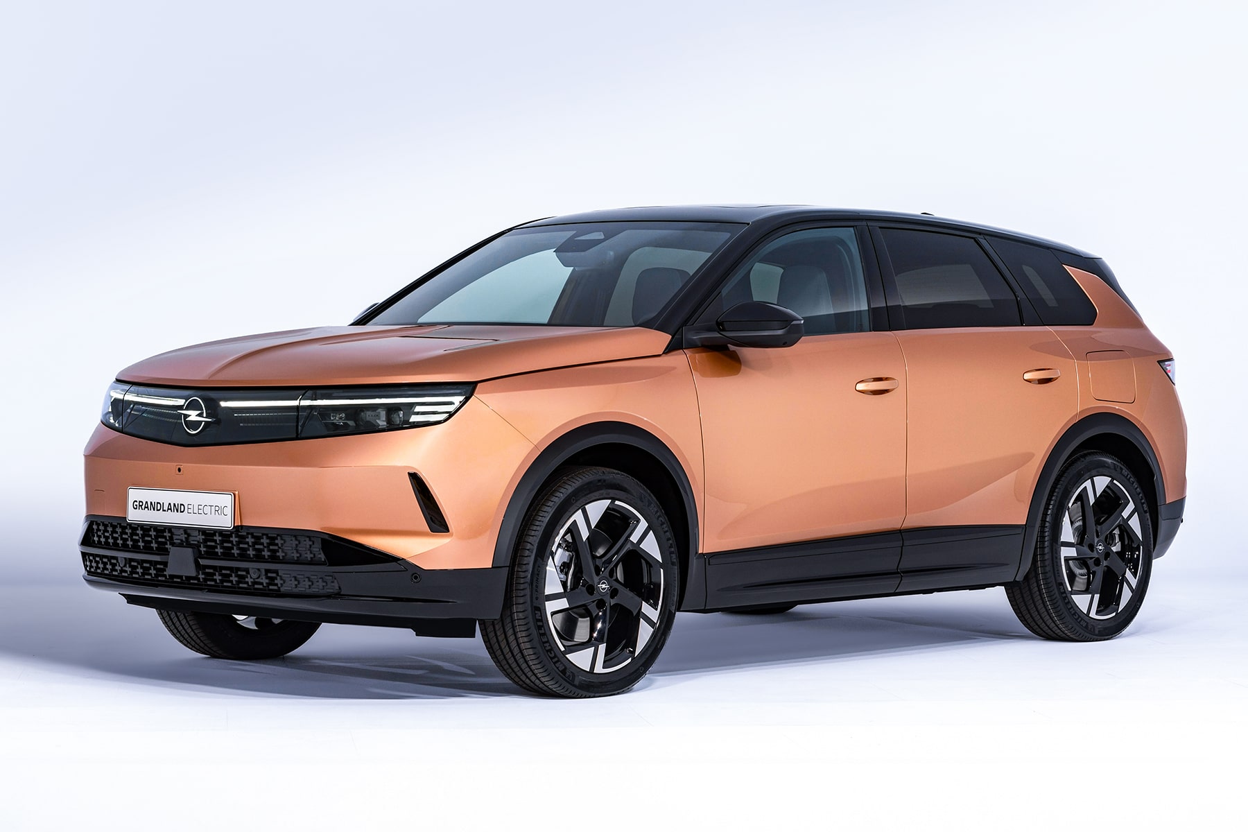 Grandland world premiere Opel completes its electric range electrive