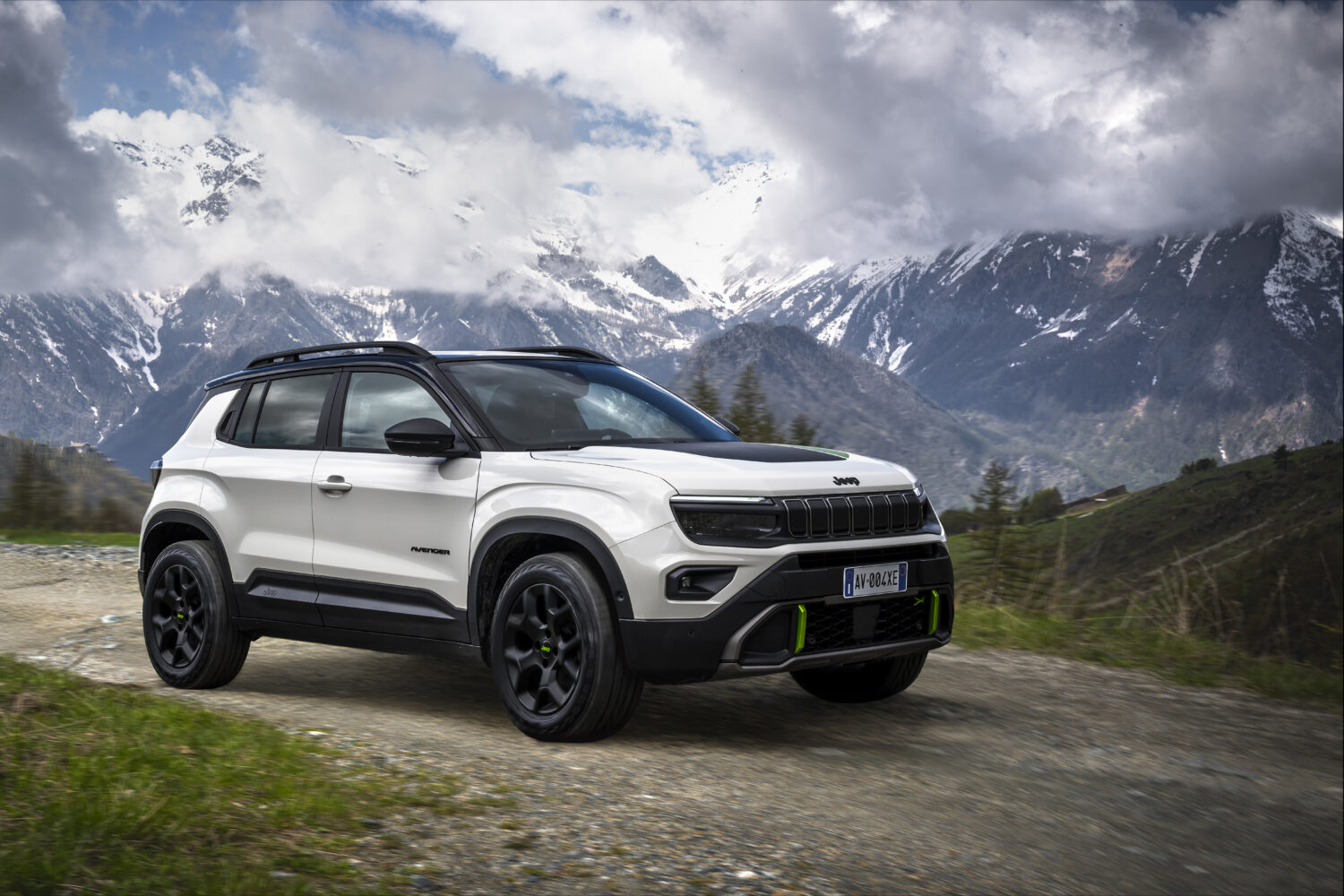 Jeep lanza el Avenger 4xe