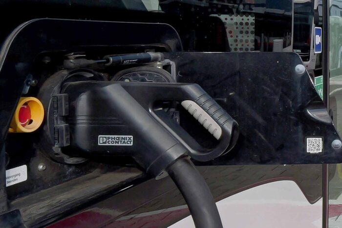 Daimler buses mercedes benz ecitaro elektrobus electric bus eswe verkehr wiesbaden ladestation charging station ccs min