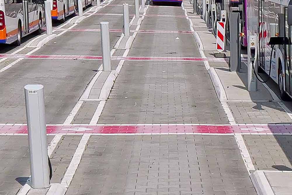 daimler autobuses mercedes benz ecitaro elektrobus autobus electrico eswe verkehr wiesbaden ladestation estacion de carga heliox 2024 02 min daimler autobuses mercedes benz ecitaro elektrobus autobus electrico eswe verkehr wiesbaden ladestation estacion de carga heliox 2024 02 min
