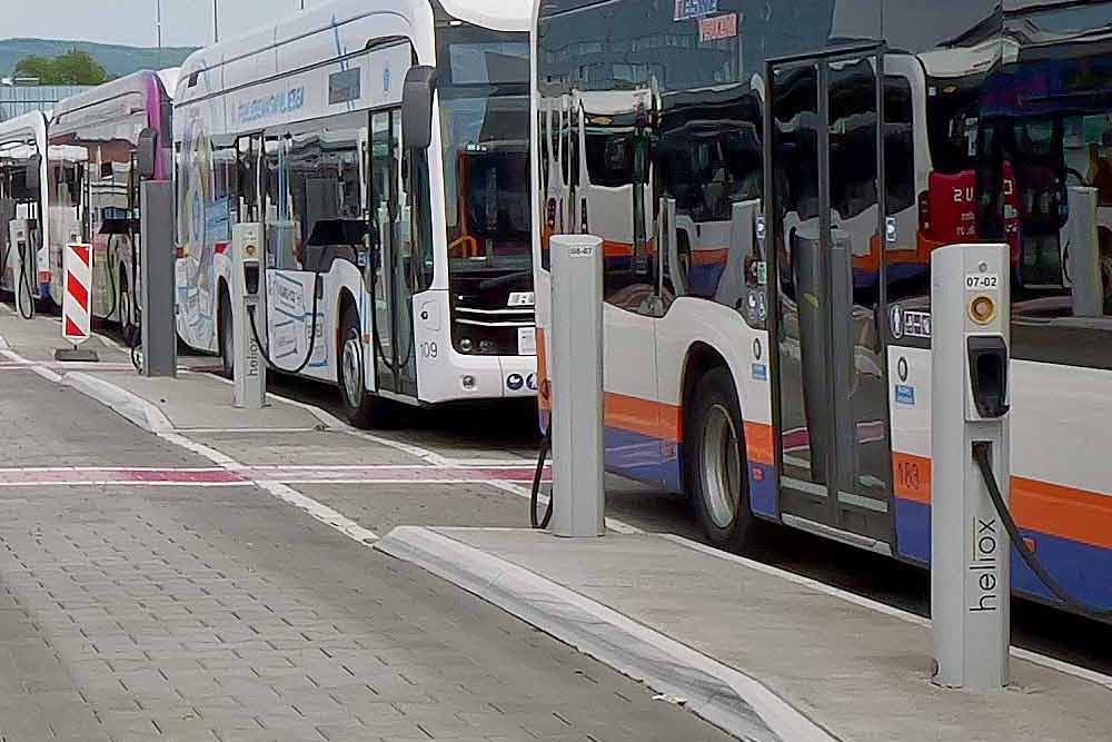 daimler autobuses mercedes benz ecitaro elektrobus autobús eléctrico eswe verkehr wiesbaden ladestation estación de carga heliox 2024 03 min daimler autobuses mercedes benz ecitaro elektrobus autobús eléctrico eswe verkehr wiesbaden ladestation estación de carga heliox 2024 03 min