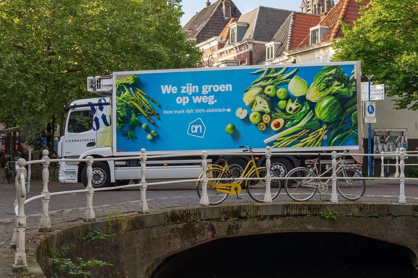 daimler truck mercedes benz eactros 300 e lkw electric truck albert heijn niederlande netherlands 2024 01 min daimler truck mercedes benz eactros 300 e lkw electric truck albert heijn niederlande netherlands 2024 01 min