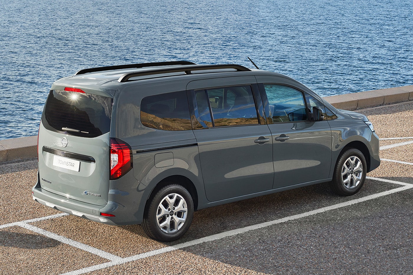 Nissan prepares to launch Townstar Evalia EV as a seven seater electrive